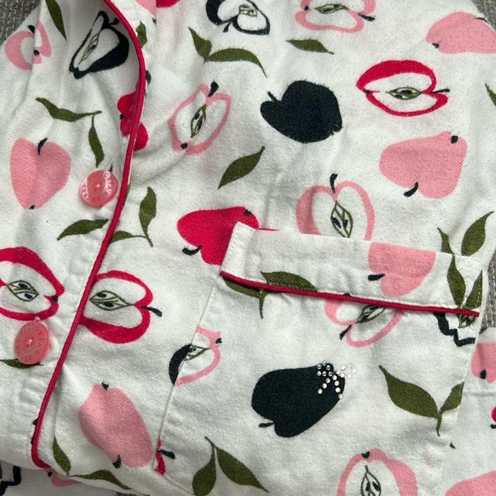 Victoria’s Secret apple pajamas - rare! 🍎 - Picture 2 of 7